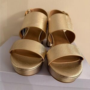 AEROSOLES Gold Platform Sandals Modern Minimalist